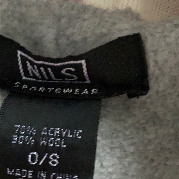 Nils pompom hat - Picture 3 of 3